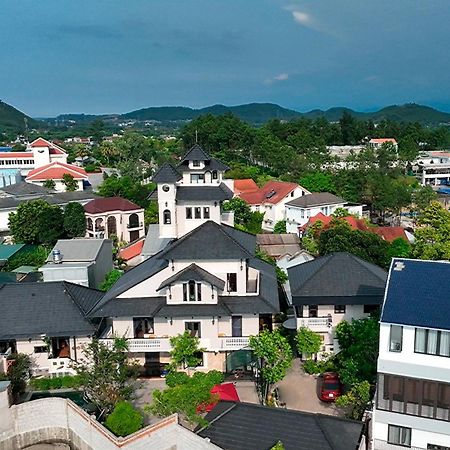 Iris Hill Villa Hue Bagian luar foto