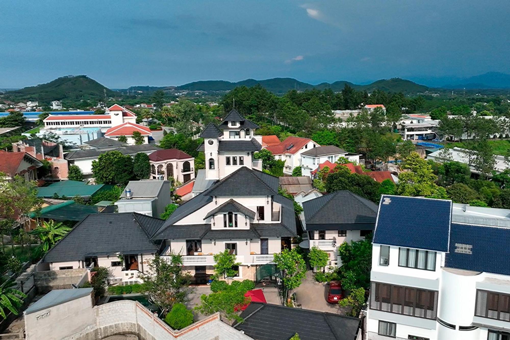 Iris Hill Villa Hue Bagian luar foto