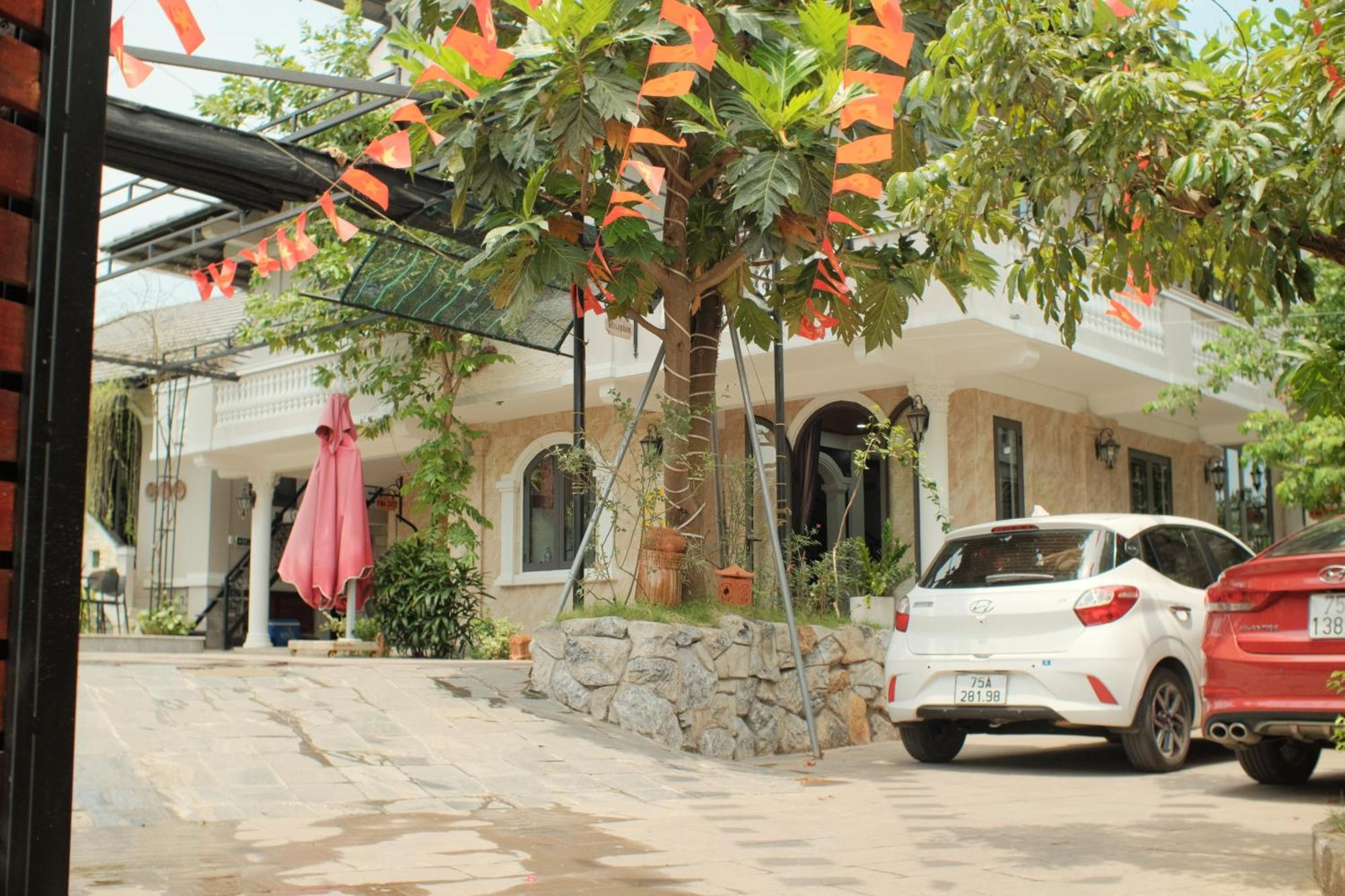 Iris Hill Villa Hue Bagian luar foto
