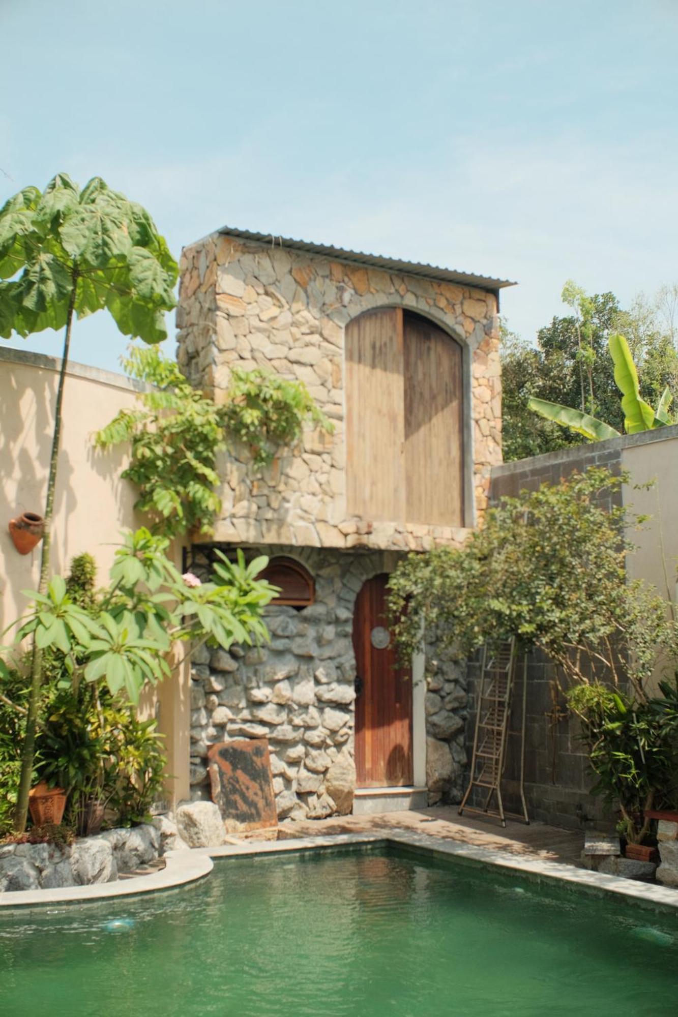 Iris Hill Villa Hue Bagian luar foto